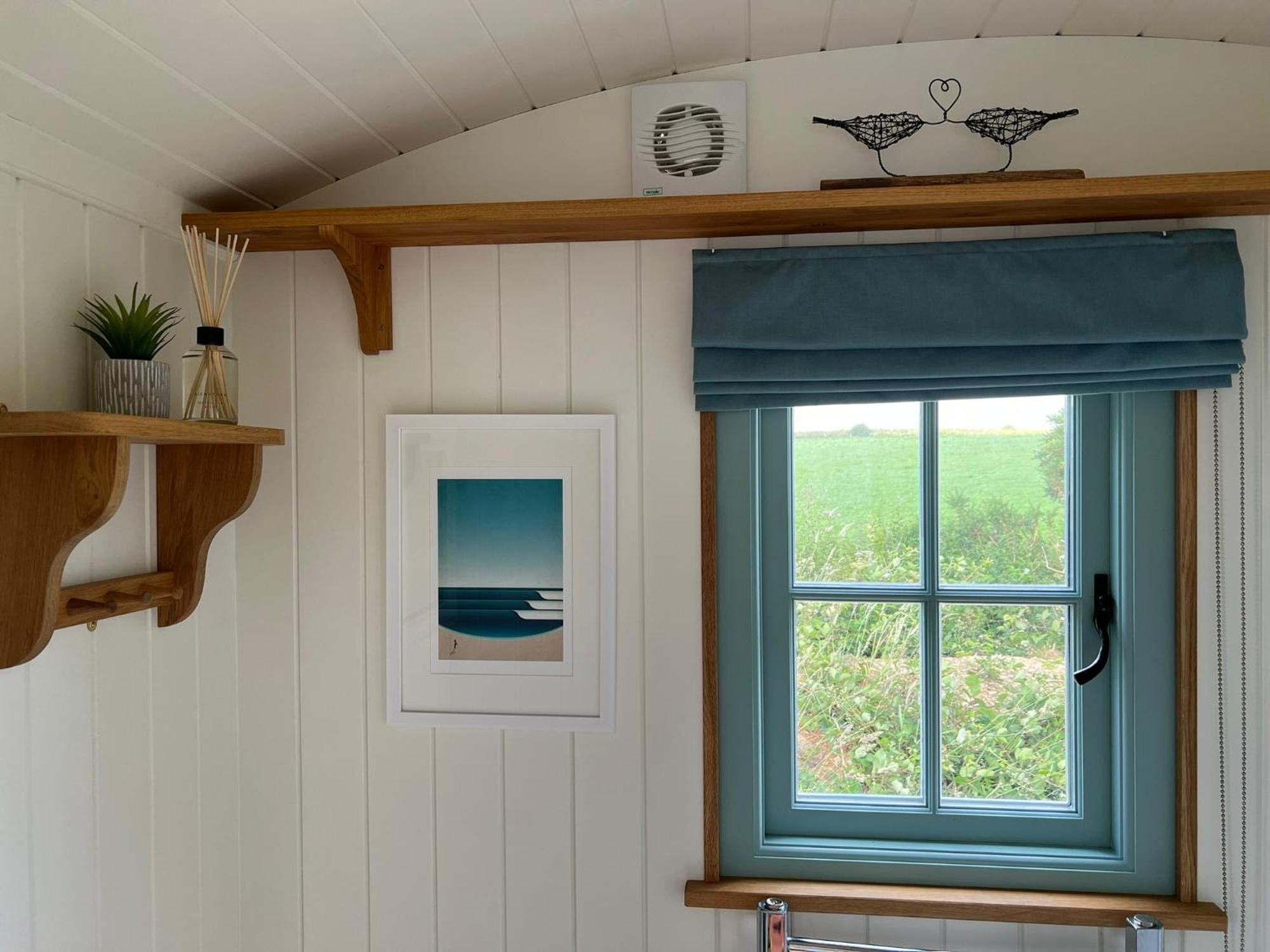 Toms Hut And Robins Rest Shepherd Huts Near 웨이드브리지 외부 사진